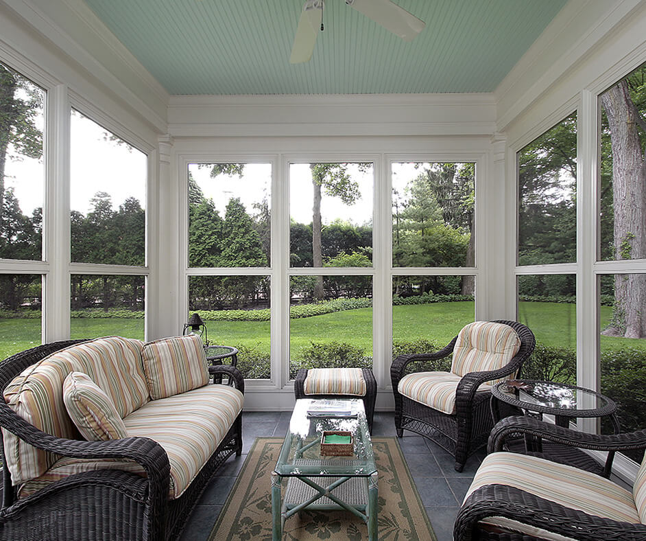 Cozy Screened In Sunroom 